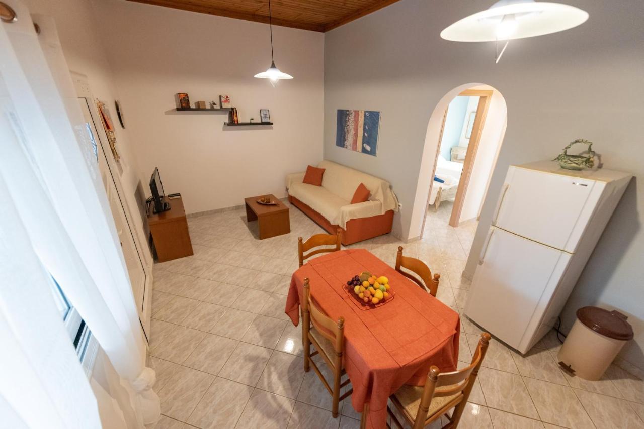 Villa Tasos Koutsoubos Koróni Eksteriør billede